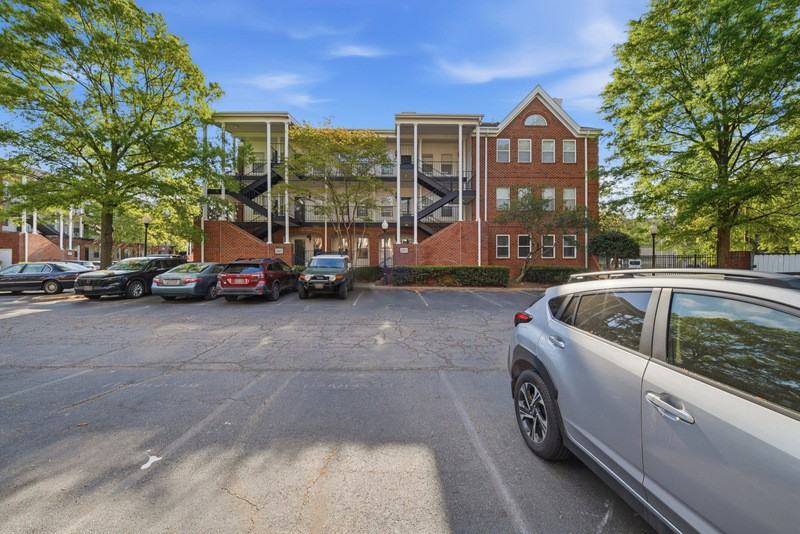 205 Westover Ave #203 - Photo 4 of 32