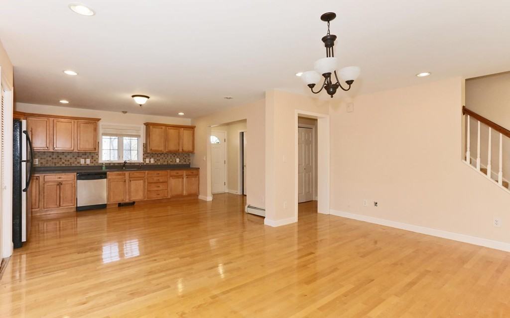 24 Burrell St - Photo 2 of 16