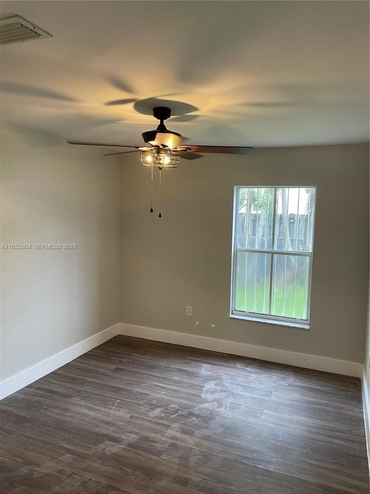 880 Northwest 123rd Court #880 - Photo 5 of 25