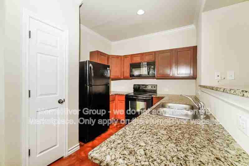 6414 Melanzane Ave #3 - Photo 7 of 19