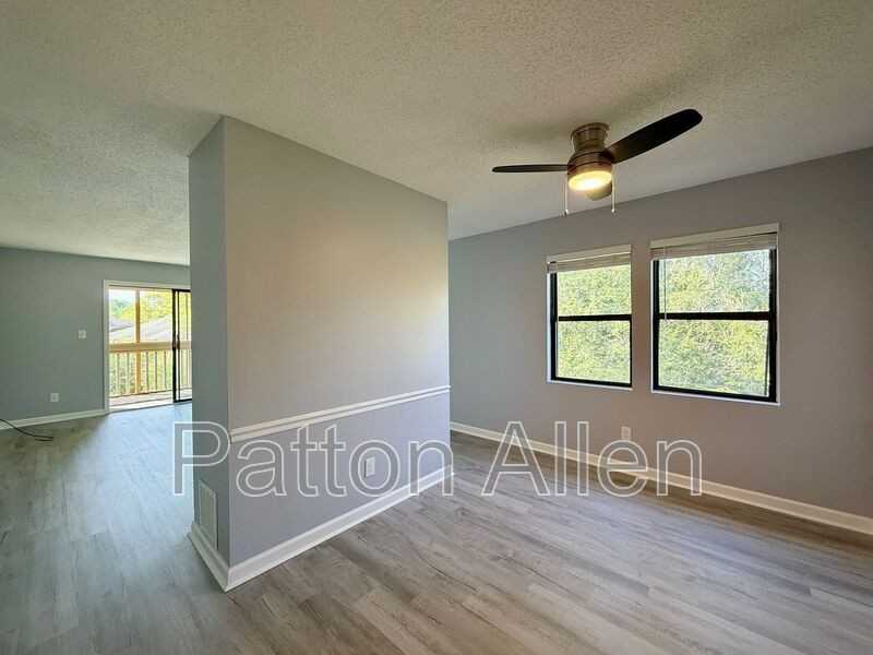 2406 Abbey Cir - Photo 7 of 34