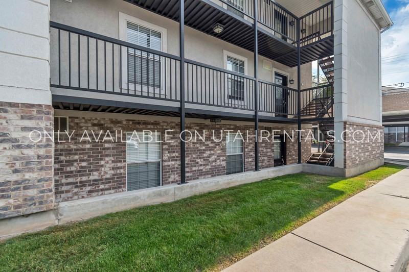 909 Nw #8 - Photo 2 of 18