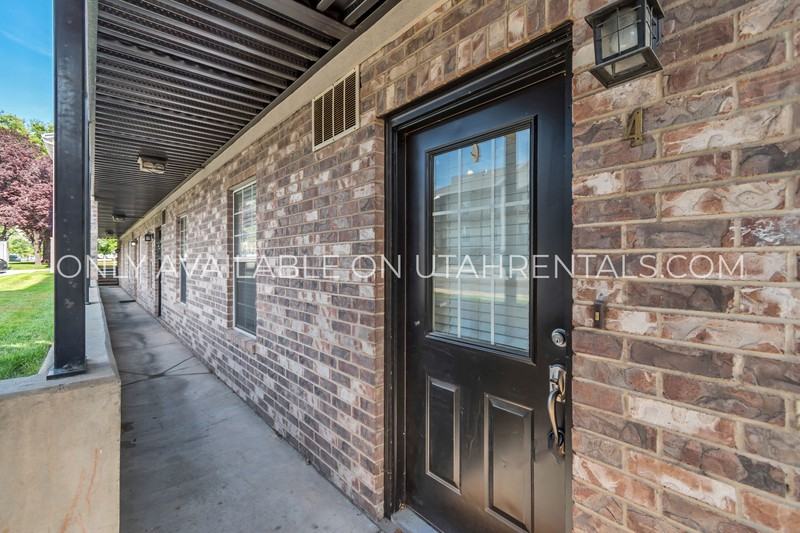 909 Nw #8 - Photo 4 of 18
