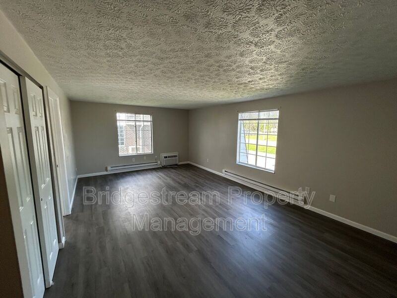 305 Bellbrook Ave #4 - Photo 4 of 8