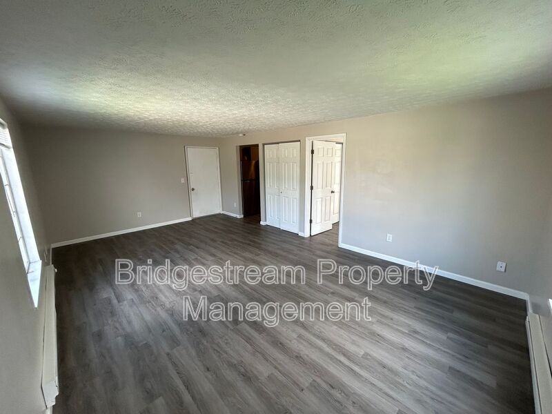 305 Bellbrook Ave #4 - Photo 5 of 8