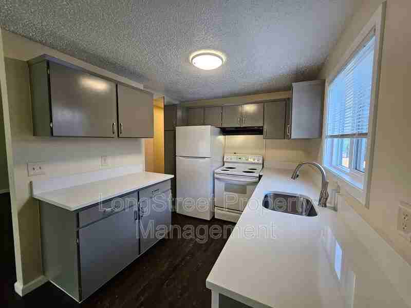 14171 Sw Allen Blvd - Photo 6 of 20