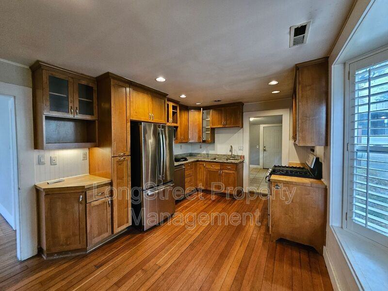 1734 Sw Market St - Photo 3 of 32