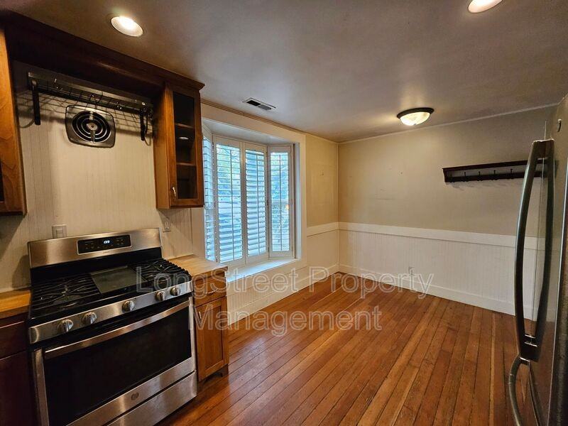 1734 Sw Market St - Photo 4 of 32