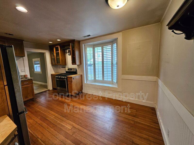 1734 Sw Market St - Photo 6 of 32