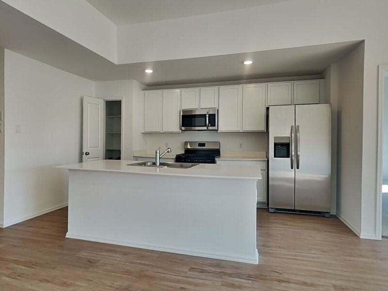 27019 Breakaway Ln - Photo 4 of 24