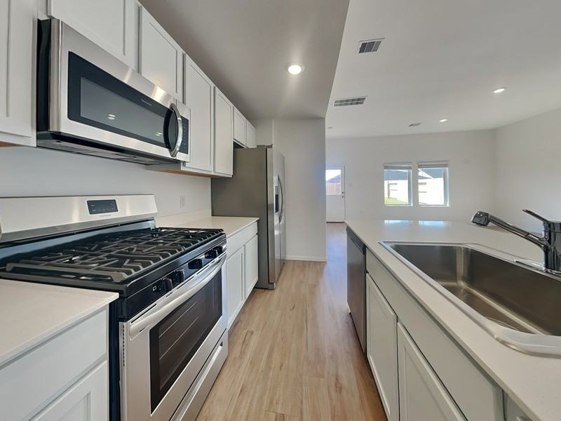 27019 Breakaway Ln - Photo 5 of 24