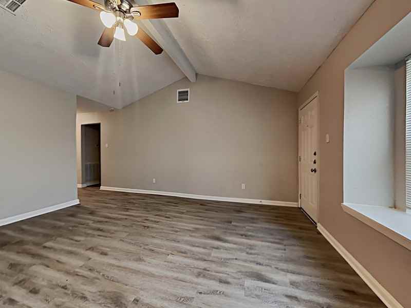 15914 Ridgeroe Ln - Photo 2 of 20