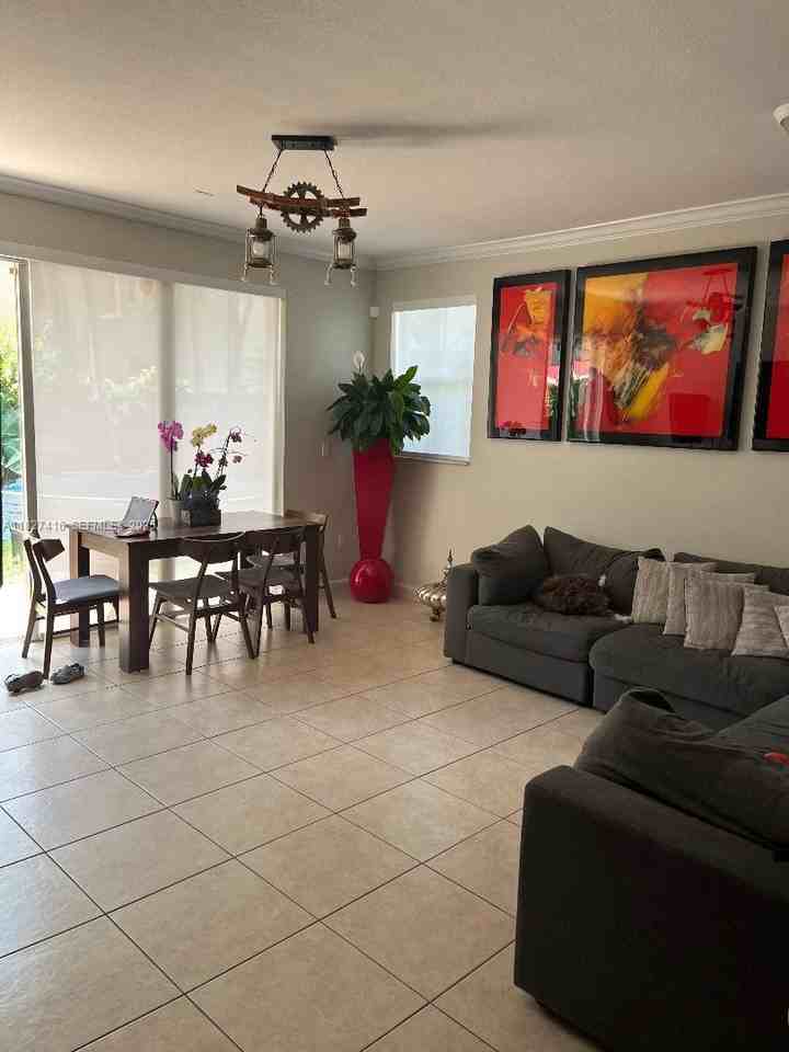 2349 Southwest 148th Court - Photo 5 of 14