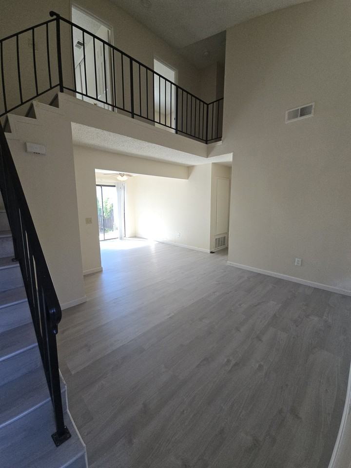 713 Corvette Dr #3 - Photo 5 of 7