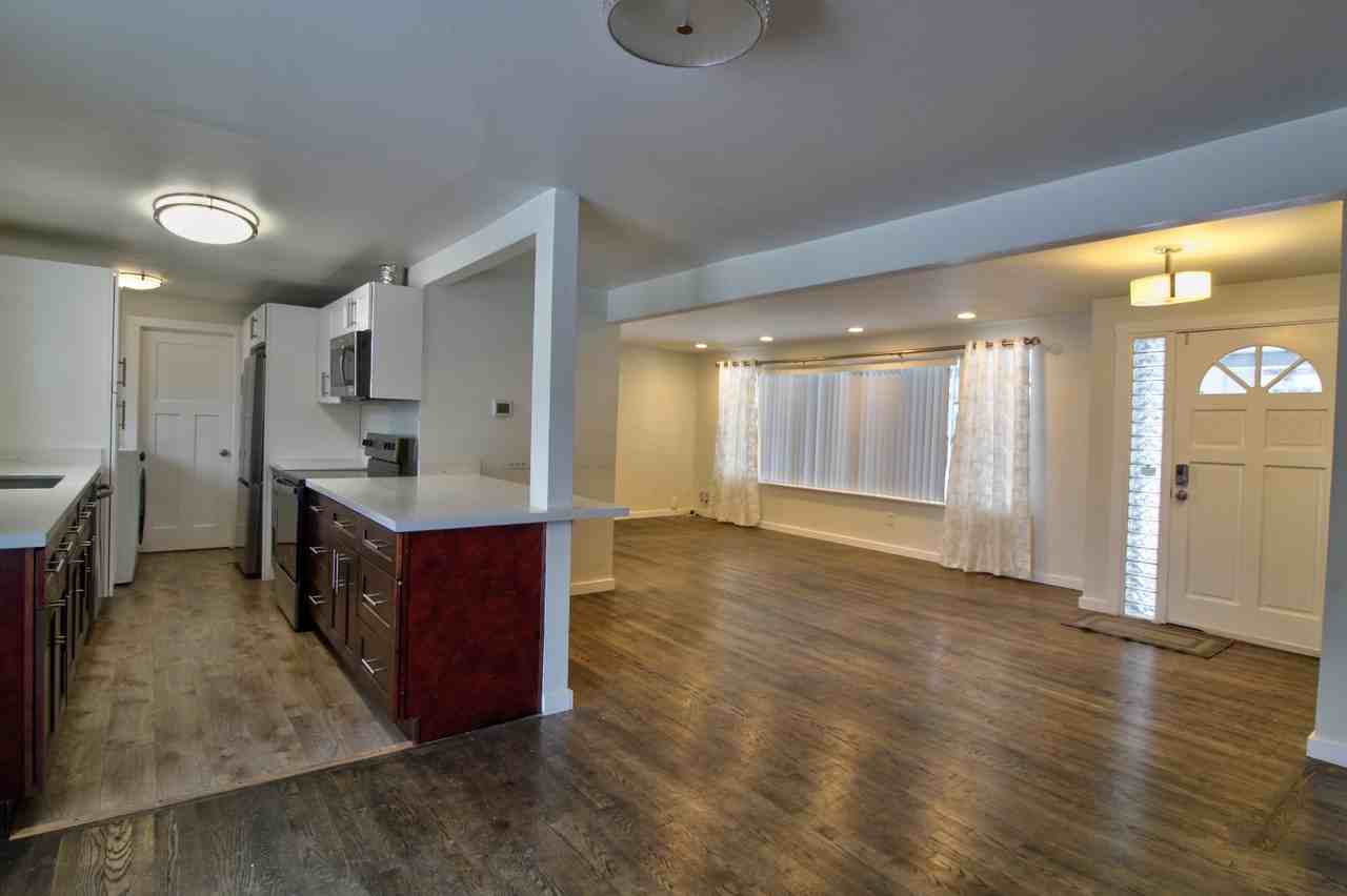 16605 Ne 87th St - Photo 2 of 12