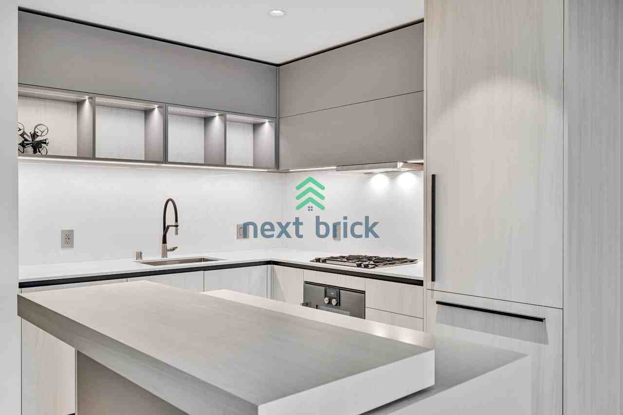 889 Avenue Sq Ne #303 - Photo 2 of 18