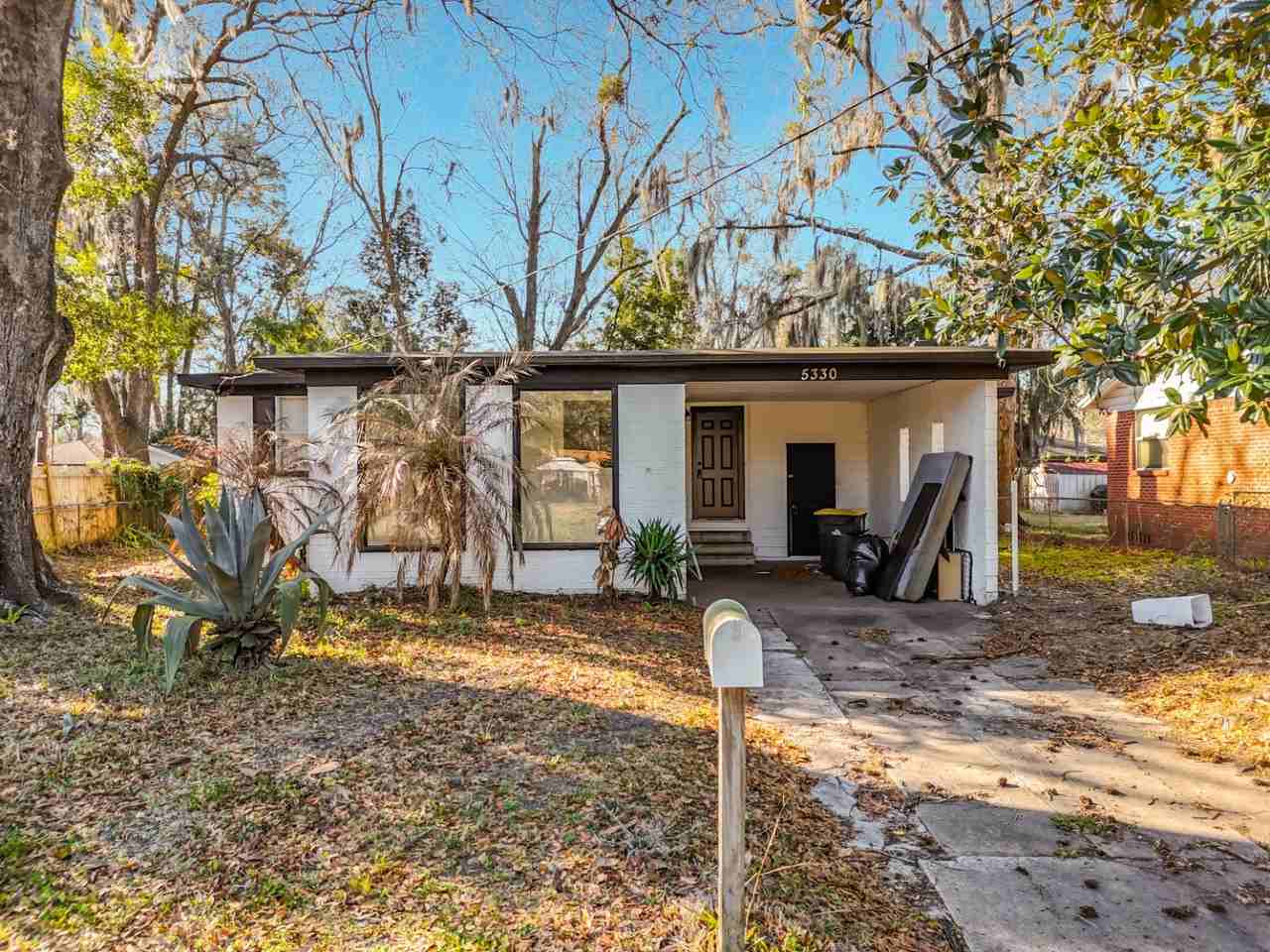 5330 Quan Dr - Photo 4 of 41