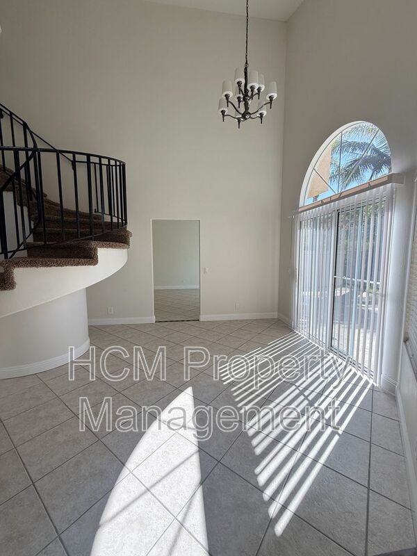 827 S Shanada Ct - Photo 7 of 26