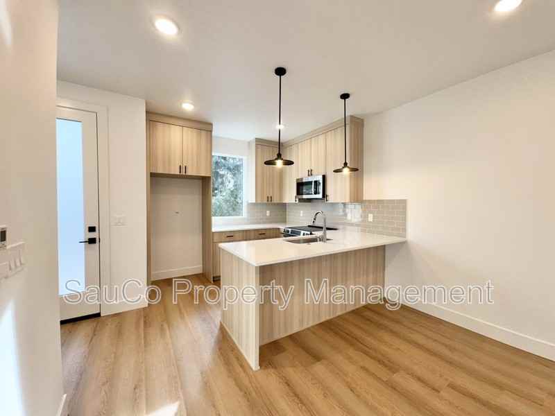 4383 Se Tolman St - Photo 3 of 15