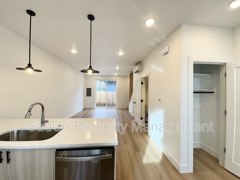 4383 Se Tolman St - Photo 5 of 15