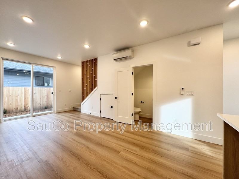 4383 Se Tolman St - Photo 6 of 15