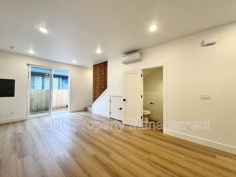 4385 Se Tolman St - Photo 7 of 14