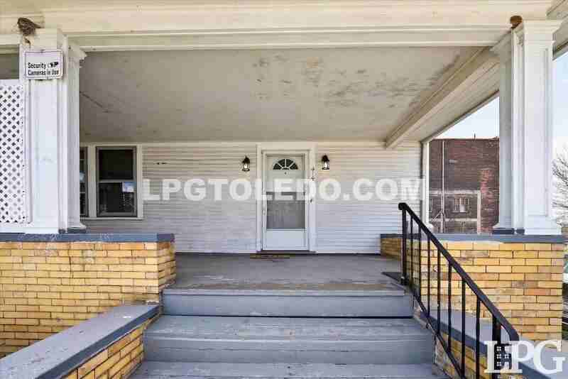 414 Platt St - Photo 3 of 27