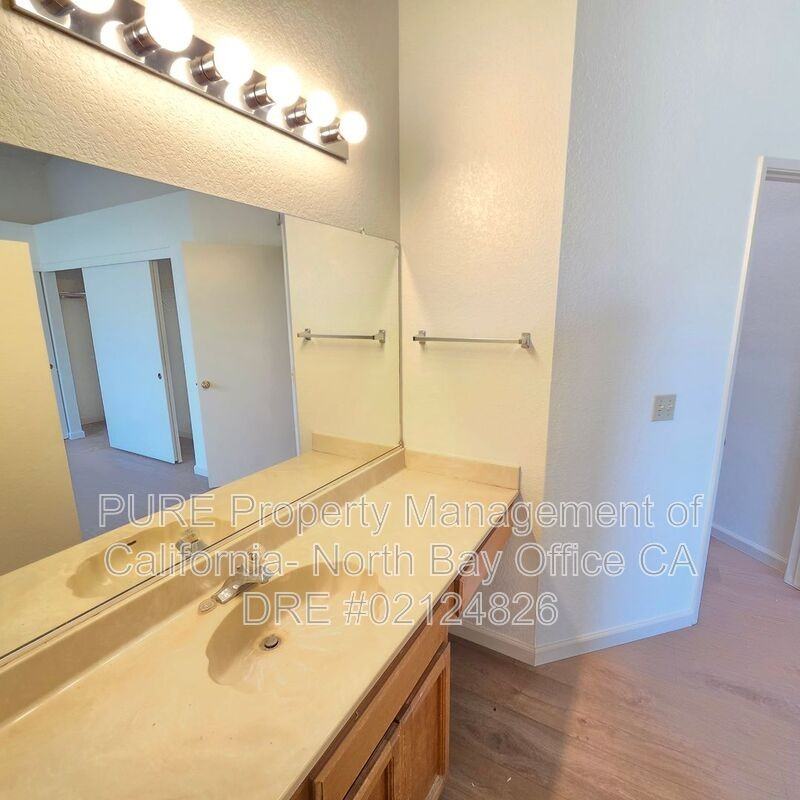 869 Maria Dr - Photo 4 of 18