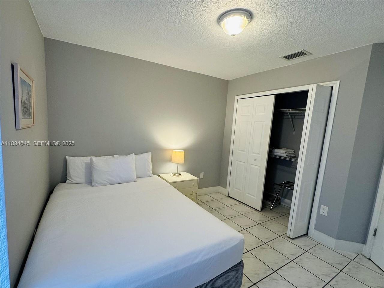 13108 Northwest 10th Lane - Photo 4 of 14