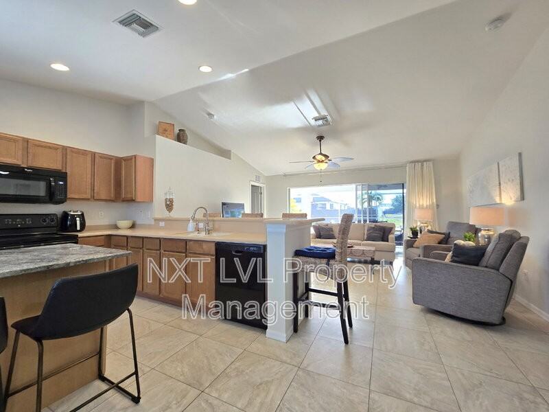 1243 Nw 22nd Ave - Photo 3 of 21