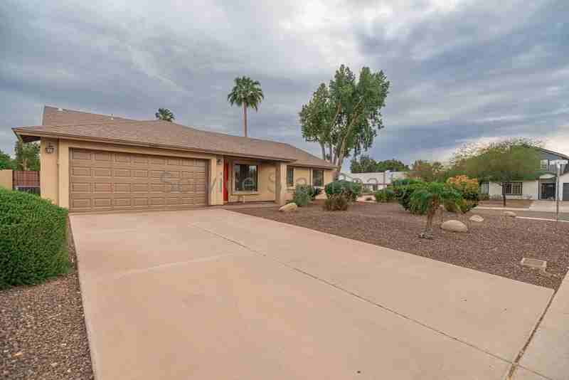 6409 E Grandview Dr - Photo 2 of 22