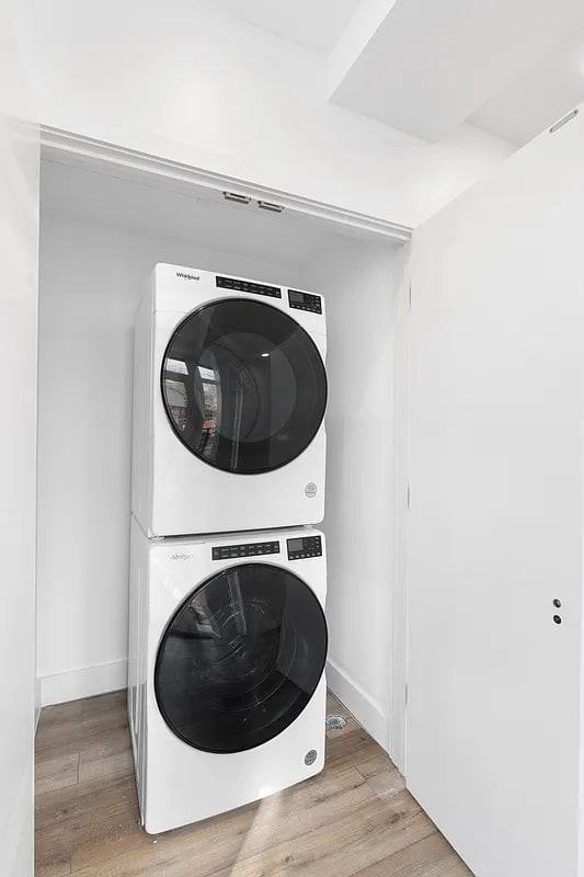 2454 E 15th St #1A - Photo 7 of 9