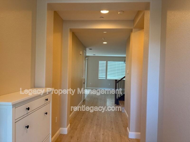 3224 La Paz Dr - Photo 2 of 30