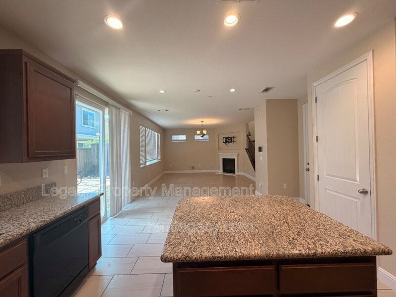 3224 La Paz Dr - Photo 4 of 30