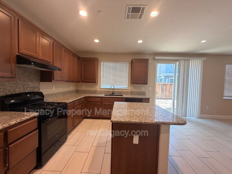 3224 La Paz Dr - Photo 6 of 30