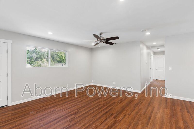 2760 Coloma St #15 - Photo 6 of 20