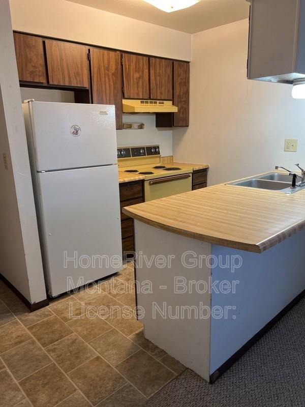 1321 S 2nd St W #4 - Photo 3 of 6