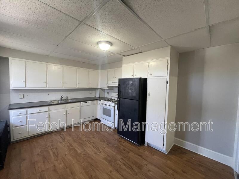 631 Roosevelt Ave #2 - Photo 3 of 14