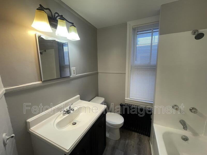 631 Roosevelt Ave #2 - Photo 4 of 14