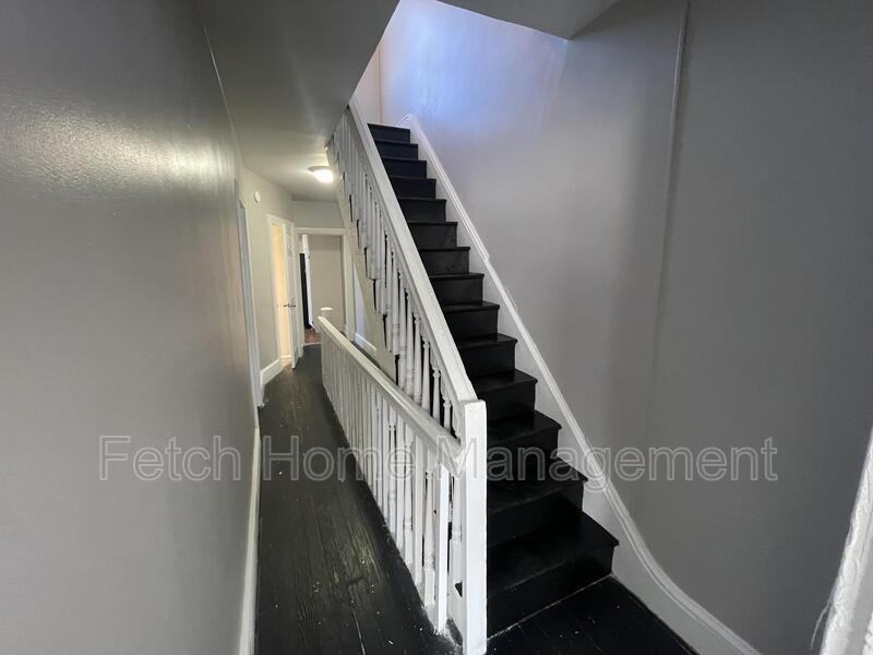 631 Roosevelt Ave #2 - Photo 7 of 14