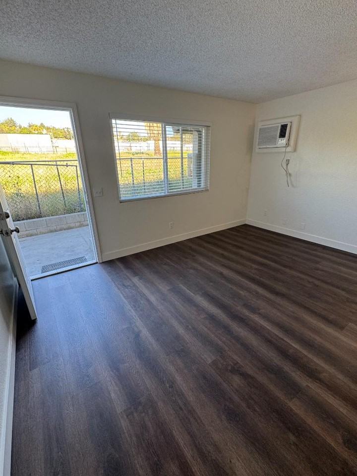 3855 Stobbs Way - Photo 6 of 10