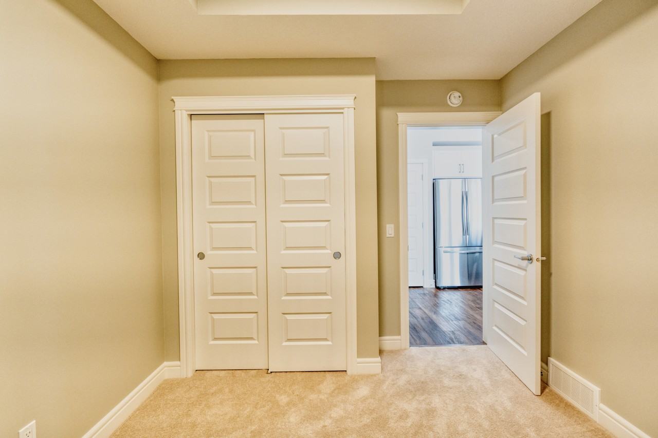 10060 46 Street NE - Photo 7 of 10