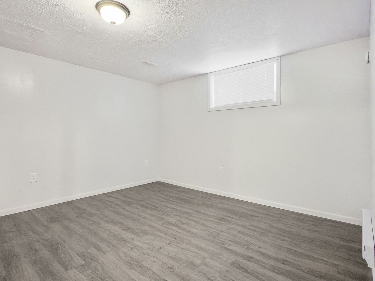 63 Woodglen Close SW, Calgary - Photo 7 of 12