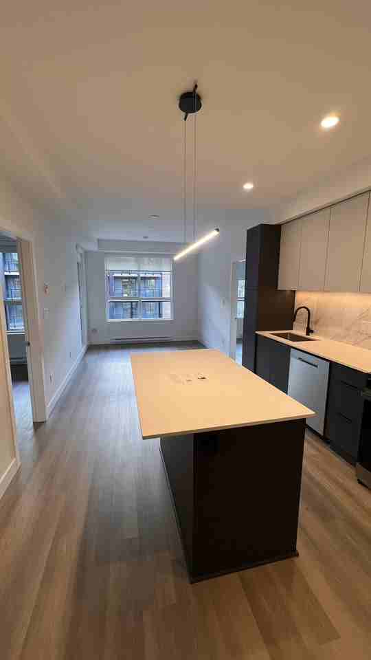 7728 119A St - Photo 2 of 11