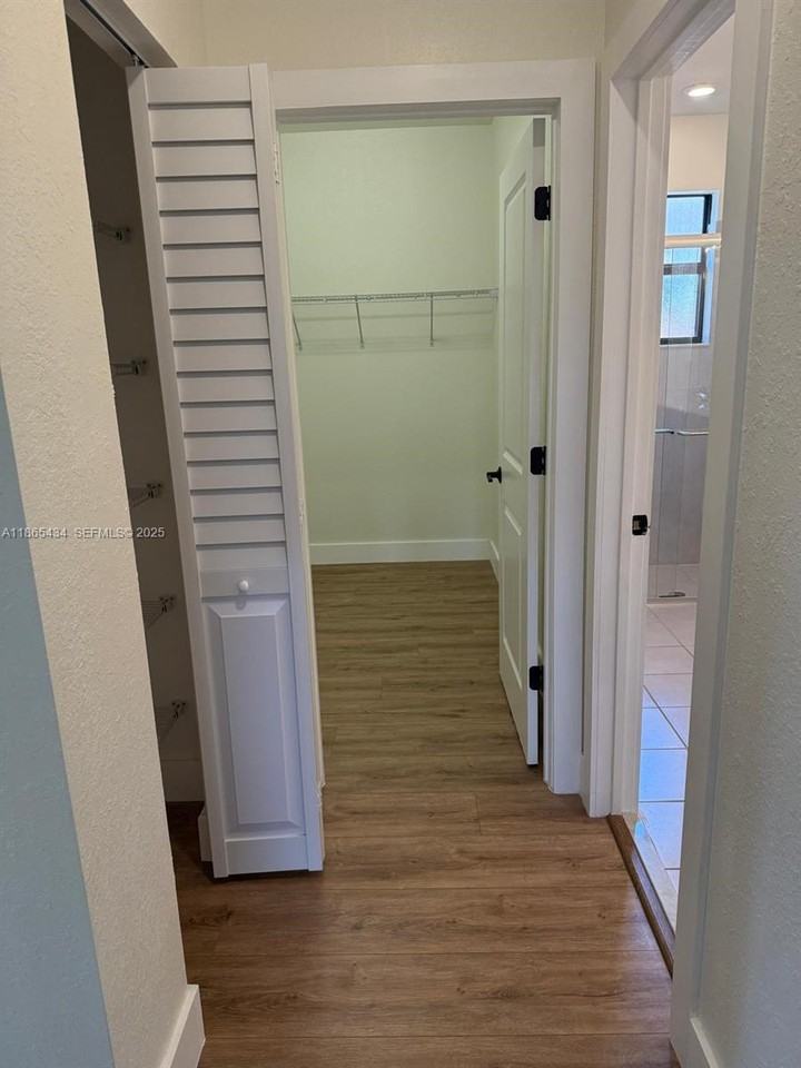 2436 Southeast 3rd Street - Photo 4 of 20