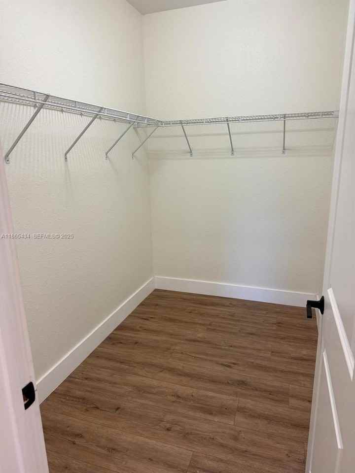 2436 Southeast 3rd Street - Photo 5 of 20