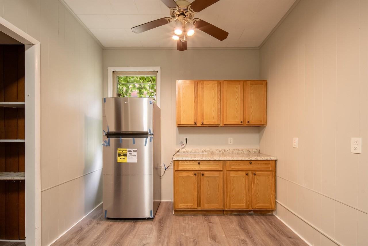 140 5th Ave #2 - Photo 3 of 29