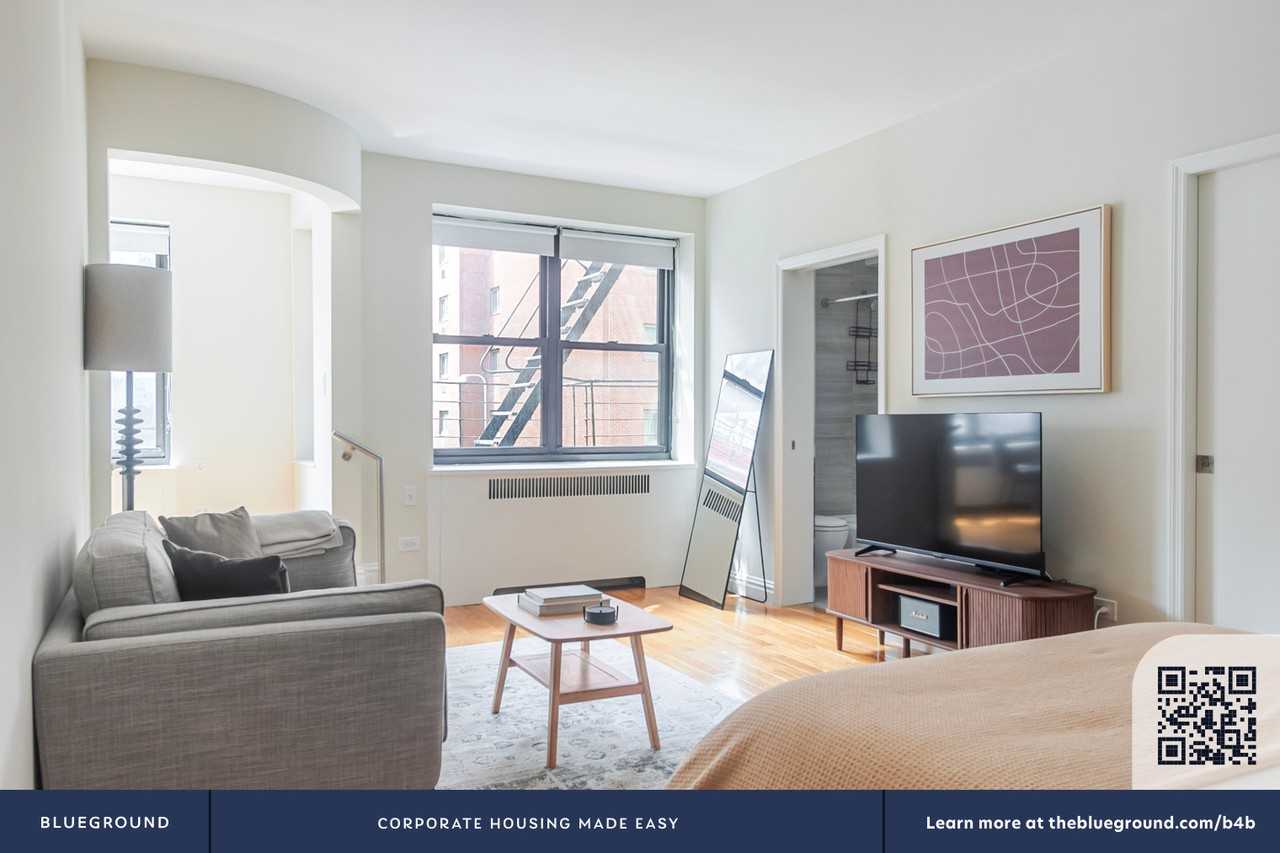 252 East 61st Street - Photo 5 of 22