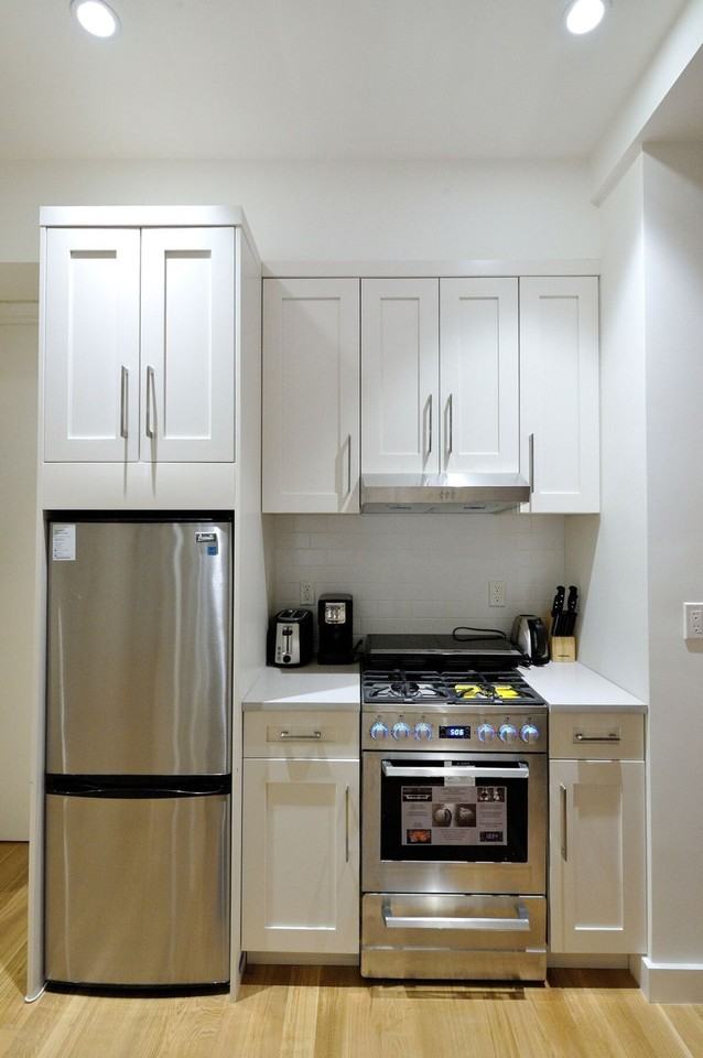 353 W 46th St #1323931P - Photo 5 of 25