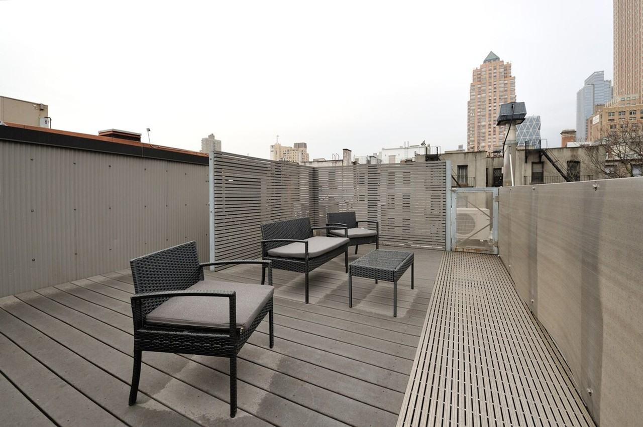 353 W 46th St #1323931P - Photo 7 of 25